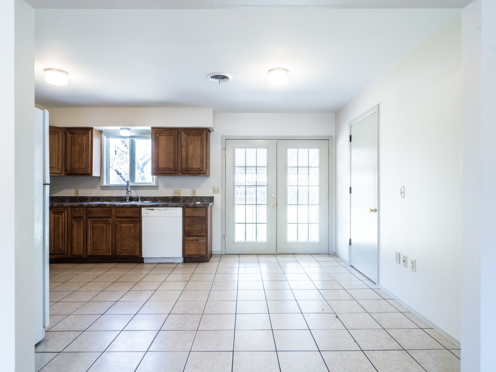 Sundown Sub Rogers - Residential Lease