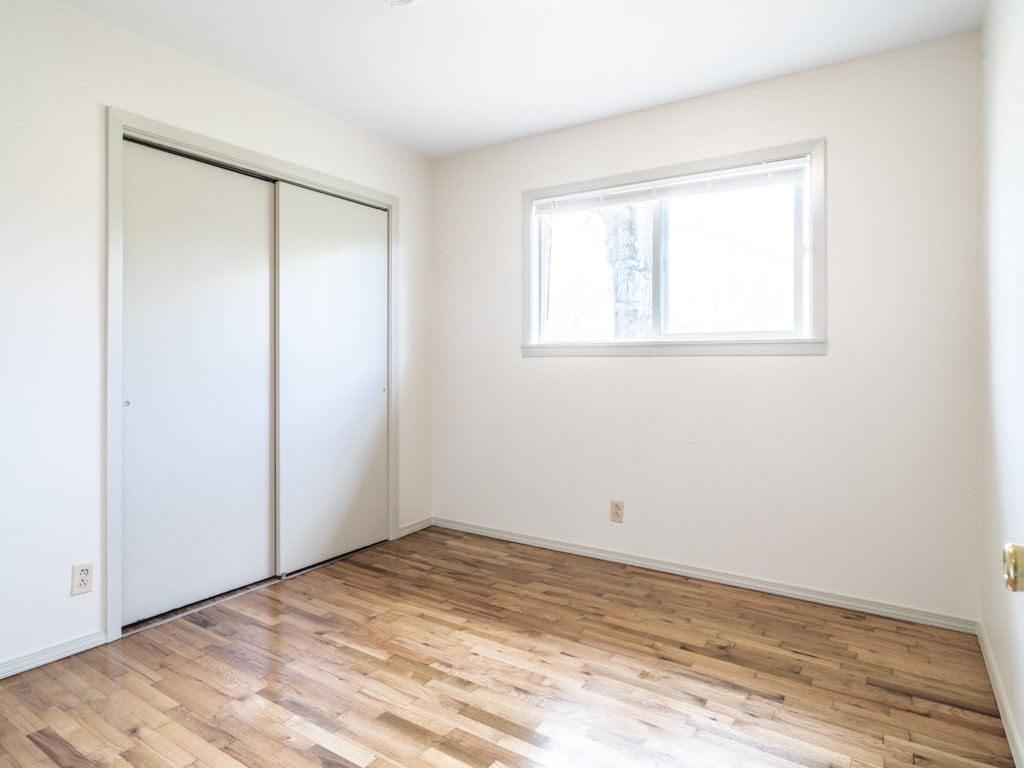 Sundown Sub Rogers - Residential Lease