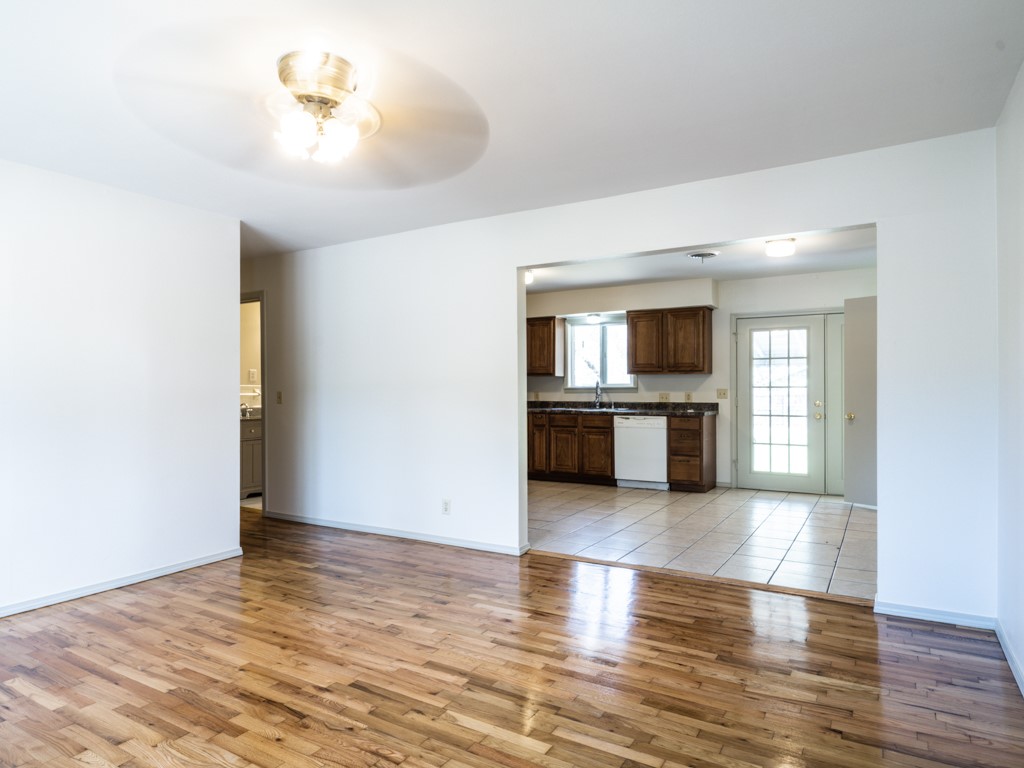 Sundown Sub Rogers - Residential Lease
