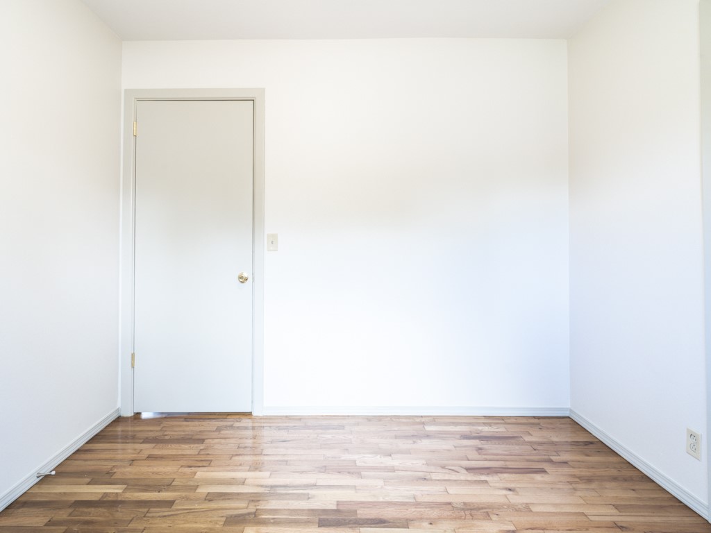 Sundown Sub Rogers - Residential Lease