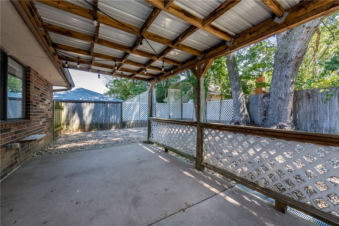Beverly Oaks Add Rogers - Residential Lease