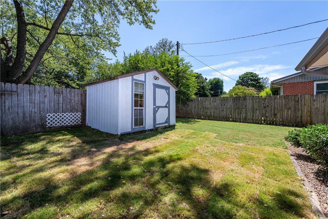Beverly Oaks Add Rogers - Residential Lease