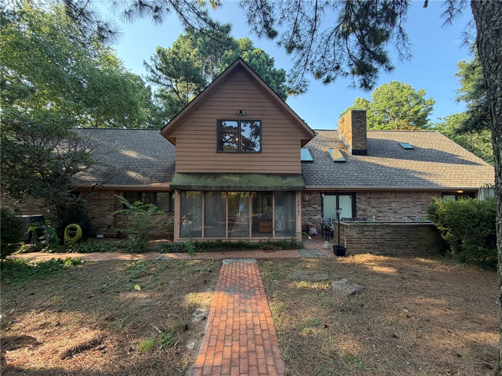 LIVE & SIMULCAST AUCTION – Selling August 1st at 12:00 PM (Noon).
Rare Fayetteville opportunity! Situated on a beautiful, hard-to-find ±1.0-acre lot in the highly desirable Westwind subdivision, this stately 2,920 sq. ft. all-brick home offers incredible potential in a premium 72703 location. Zoned for acclaimed Butterfield Elementary and Woodland Junior High schools, this 4-bedroom, 3-bathroom property features structurally bulletproof mid-80s construction, a generous floor plan, and unmatched privacy right in the center of town. Perfect as a premium remodel project for an owner-occupant or a high-upside investment for local builders/developers looking for rare in-town acreage.