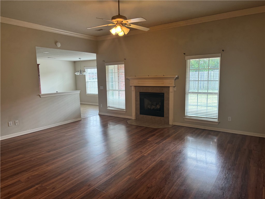 Charming 3-bedroom, 2-bathroom home in the heart of Centerton! This 1,600 sqft single-story residence features a split floor plan, perfect for privacy and comfort. Enjoy a cozy fireplace in the spacious living area, ideal for relaxing evenings. The eat-in kitchen offers ample space for dining and entertaining. The home includes a 2-car garage and a fenced-in backyard with a privacy fence, ideal for outdoor activities. Conveniently located near Main Street, with easy access to local shops and dining. Don’t miss this opportunity for comfortable living in a prime location!