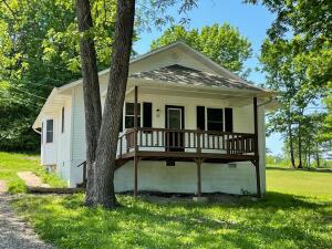 Two bedroom two full bathroom cute as a button home! New appliances being currently installed, new floorings in kitchen and utility room. Large bedrooms with tons of storage! Wont last long at this price!