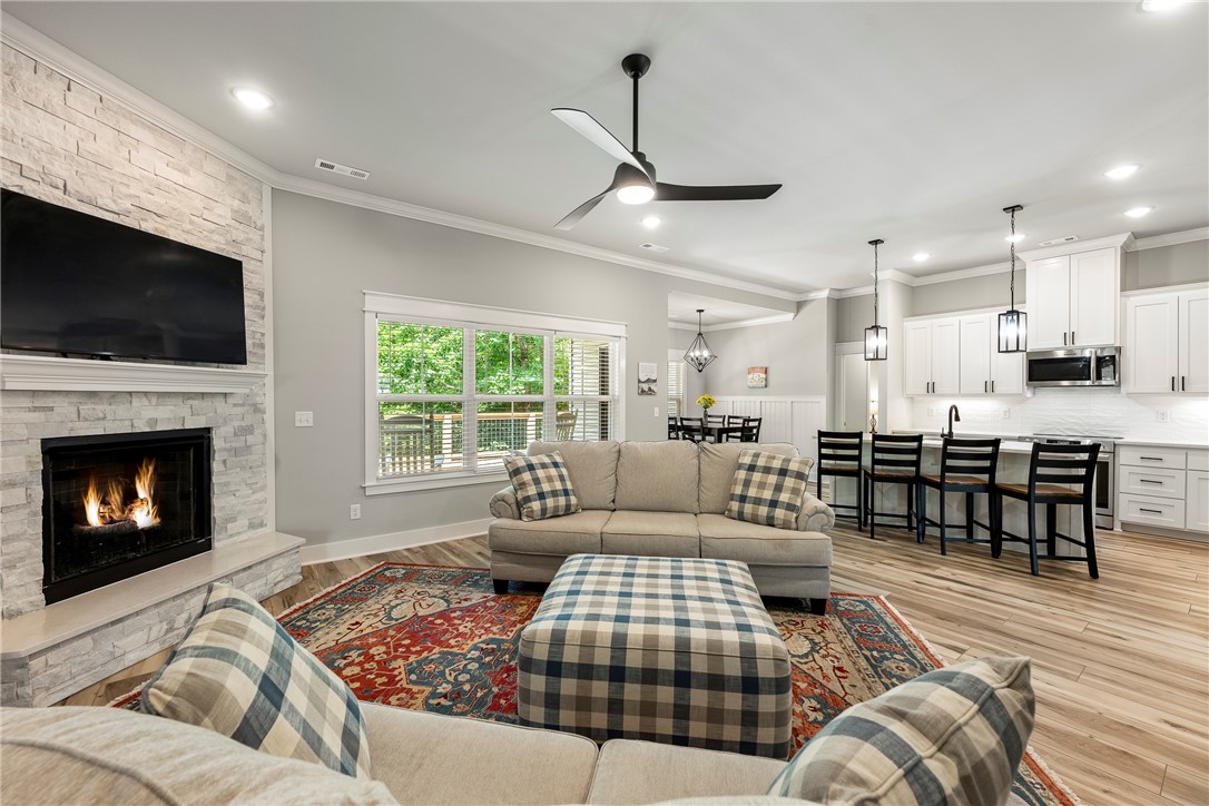 Brittany Sub Bvv - Residential