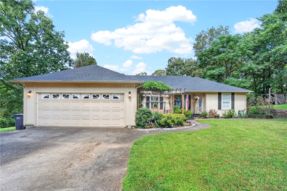 HICKORY HILL - Residential