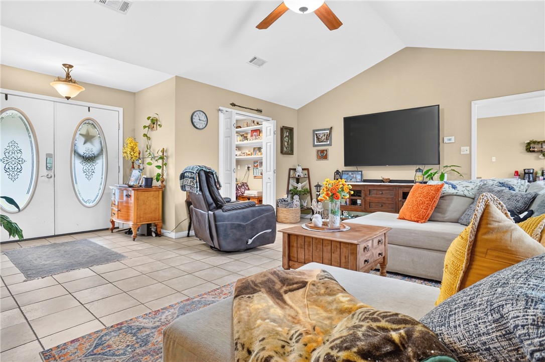 HICKORY HILL - Residential