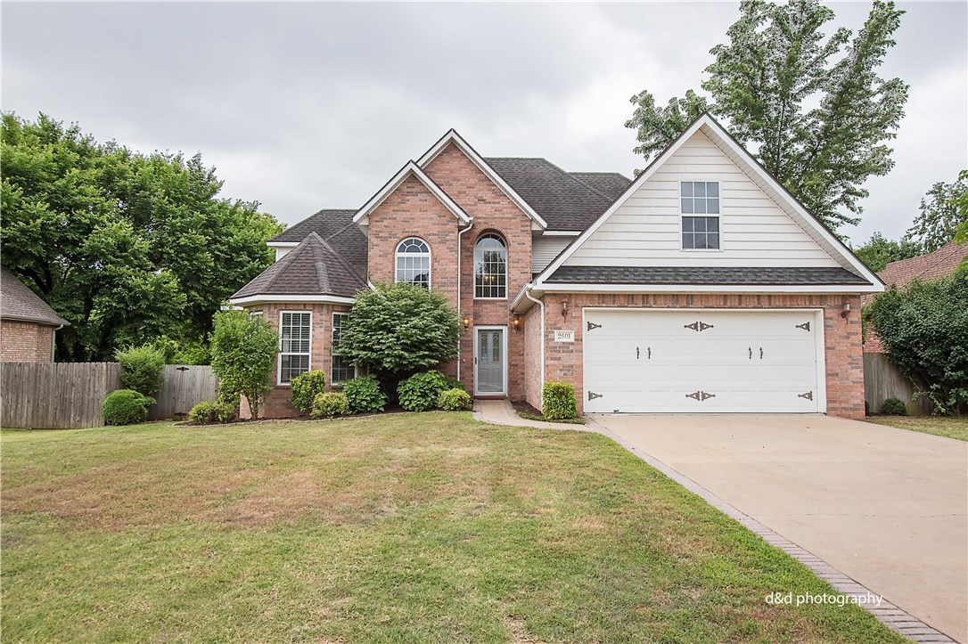 Stunning all brick home in South Willow Terrace Subdivision! Soaring ceilings and an abundance of windows creates wonderful natural light throughout. Spacious living areas and bedrooms have new carpet & paint. Open floor plan has an elegant entrance, catwalk and a lovely kitchen with granite counter tops. Home has bonus room, great for the children or your own personal space. Large backyard and decked area is perfect for all your family gatherings. Must see this one!!!