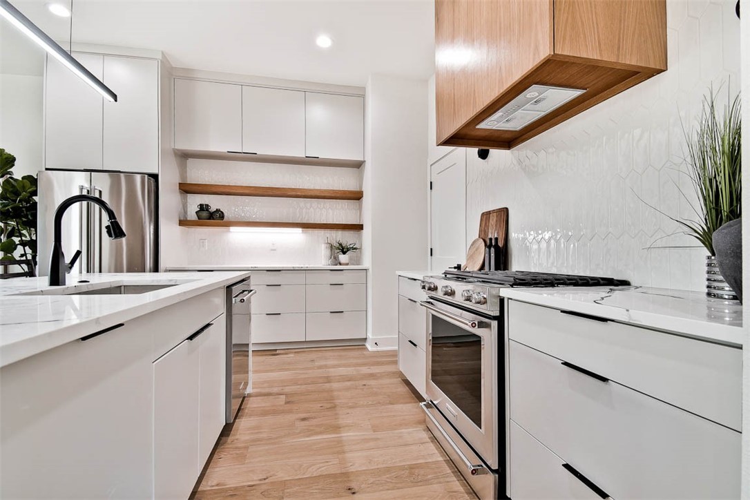 9TH & A HORIZONTAL PROPERTY REGIME-BENTO - Residential