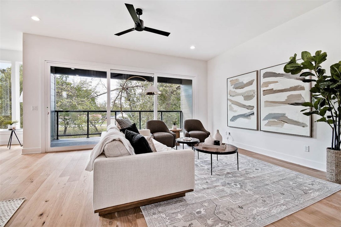 9TH & A HORIZONTAL PROPERTY REGIME-BENTO - Residential