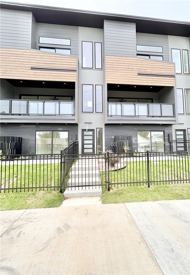 9TH & A HORIZONTAL PROPERTY REGIME-BENTO - Residential