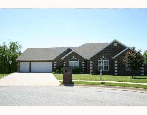 Great 4 bed & 2 bath house in Bentonville! Nice location - close to schools, parks, shopping, & business areas. Open floor plan, large lot with covered deck and wired for sound.