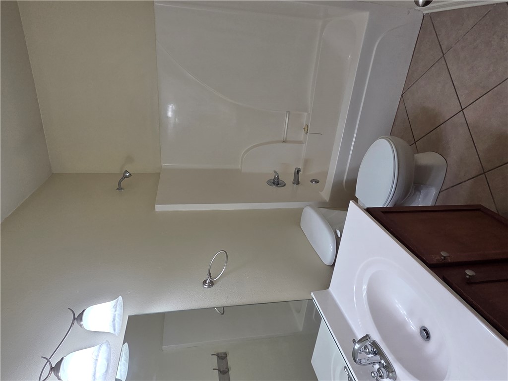 Crofton Manor Sub - Residential Lease