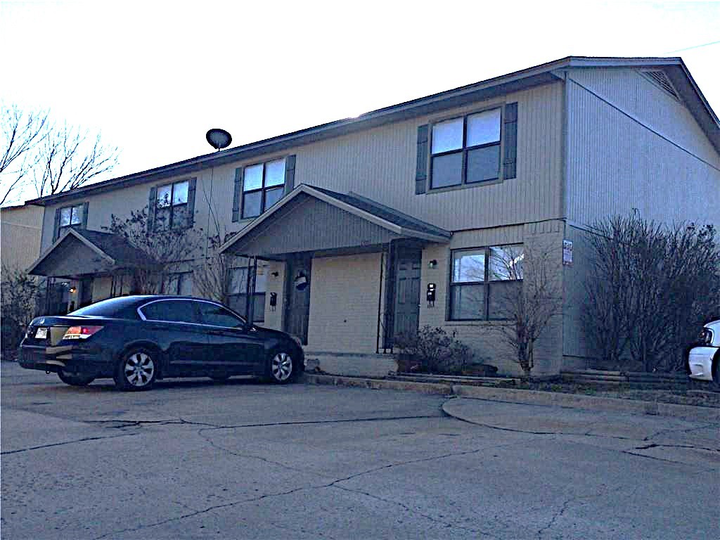 Comfortable townhome just a short walk away from U of A!!! 2 Bedroom, 1 Bath Townhouse, All Electric, Stainless Steel Appliances, Garbage Disposal and Washer and Dryer included. No Utilities included!!! No Pets and you can apply online at (providencepropertymgmt.com)