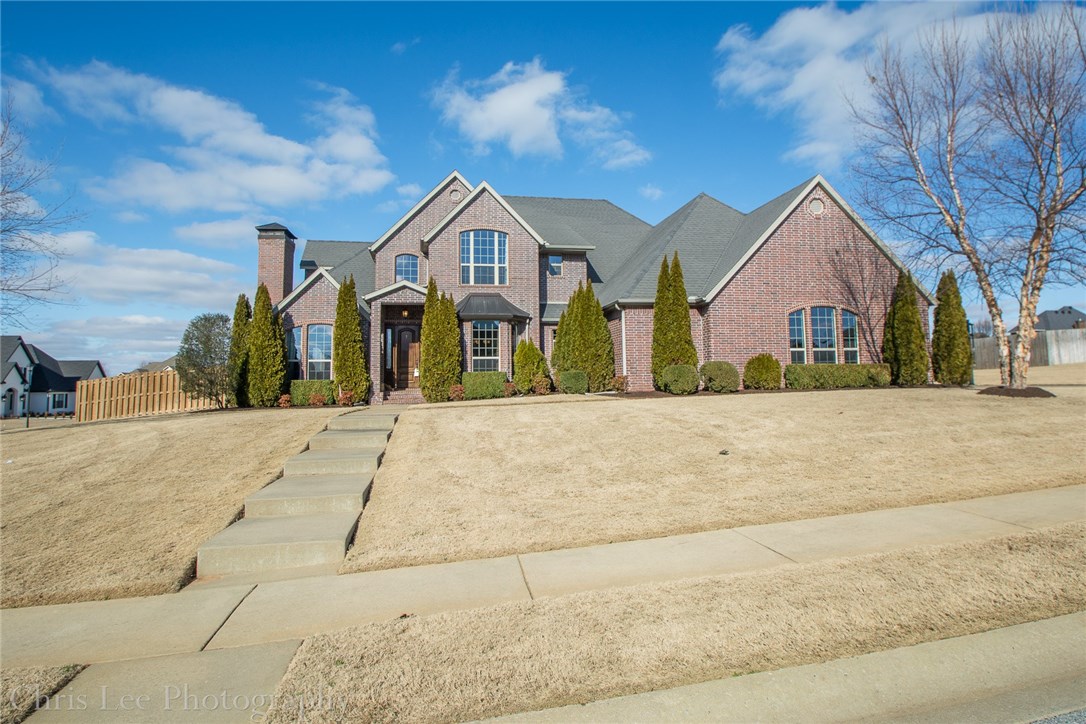 Gorgeous home in Overton Park that sits on a large corner lot. This home has it all! Formal living w/built-ins, formal dining, gourmet kitchen w/breakfast bar & Island that’s open to the family room w/built-ins. Amazing oversized BRs, great office/study next to the master, lg. utility & oversized 3car garage. Master has wood floors, lg. bath & huge walk-in closet! Upstairs BRs are complemented by an enormous bonus room! Backyard is an oasis w/gorgeous pool & the patio/deck is perfect for entertaining.