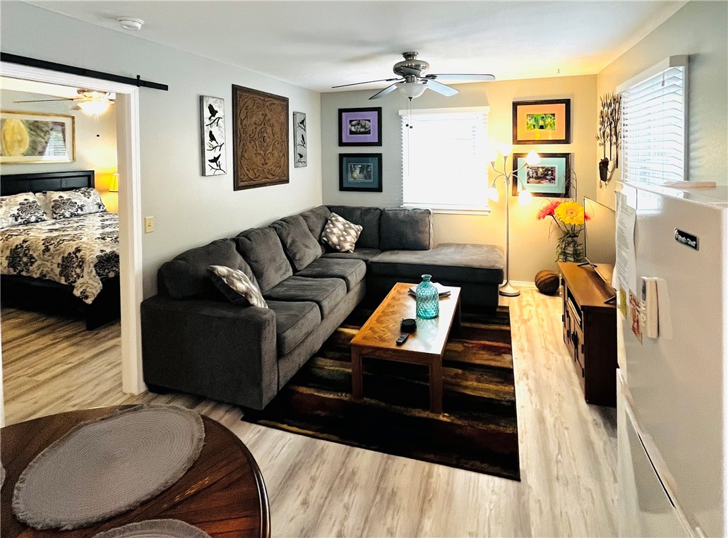 MAGNETIC BAYS SUR. - Residential