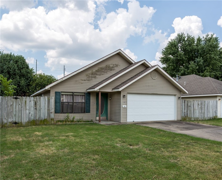 Great well kept starter home. Convenient location.