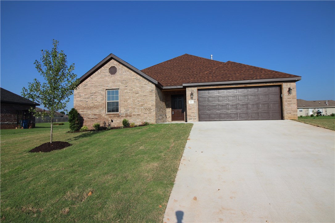 NEW CONSTRUCTION!! All brick, landscaped 3BR, 2BA home, custom cabinets, granite counter tops with under mount sinks, gas stove, stainless steel appliances, oil rubbed fixtures, gas fireplace, covered patio, estimated completion 7/22/16.