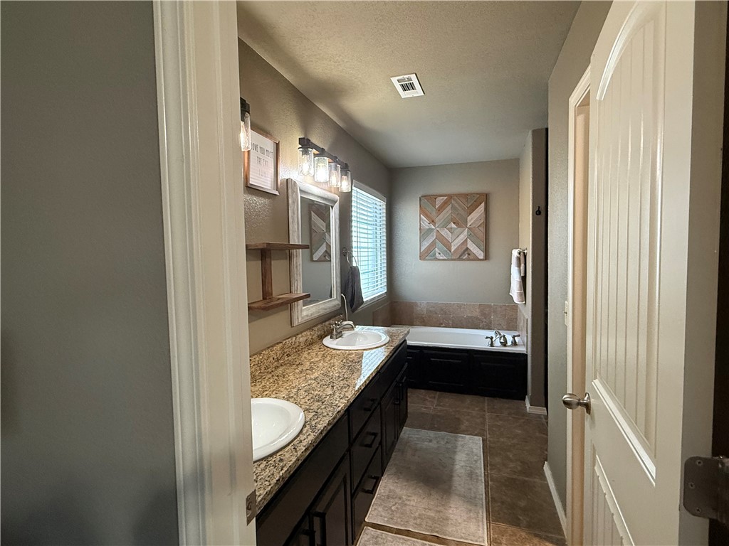 Riverwalk Farm Estate Ph II Bentonville - Residential