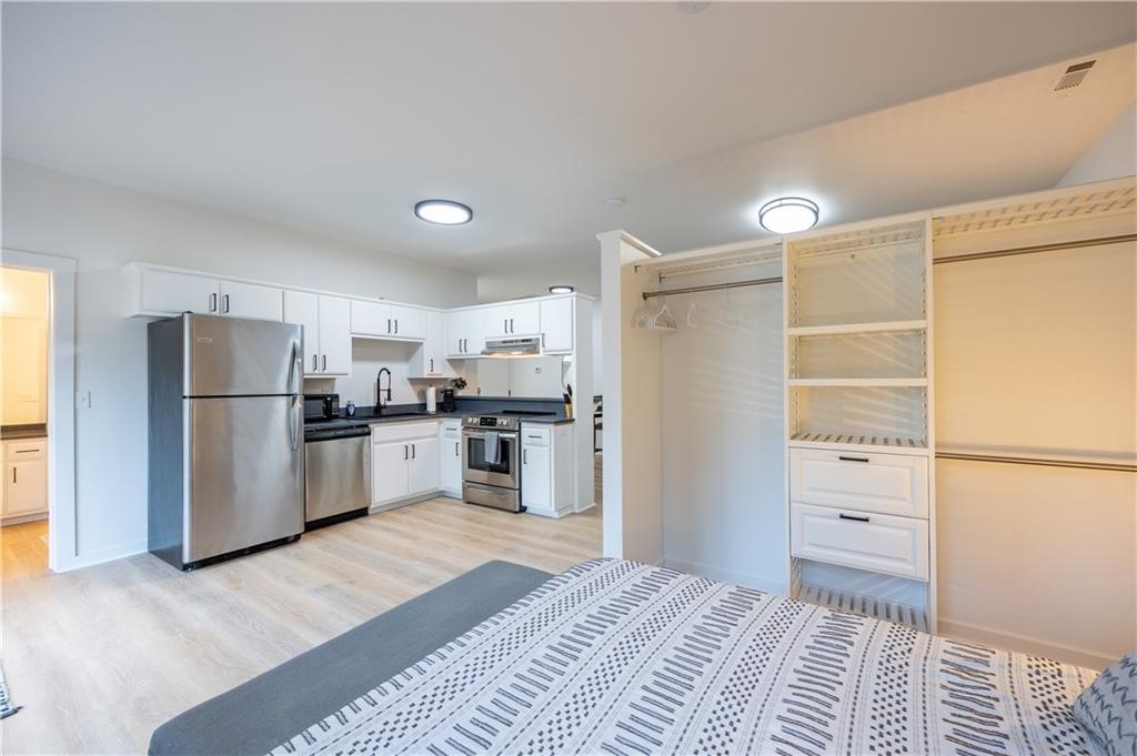 Dunn & Davis Add Bentonville - Residential Lease