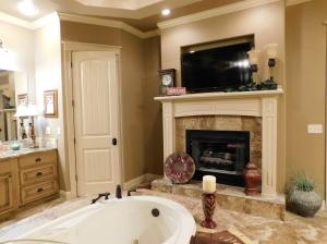 Hilltop Summit Est - Residential