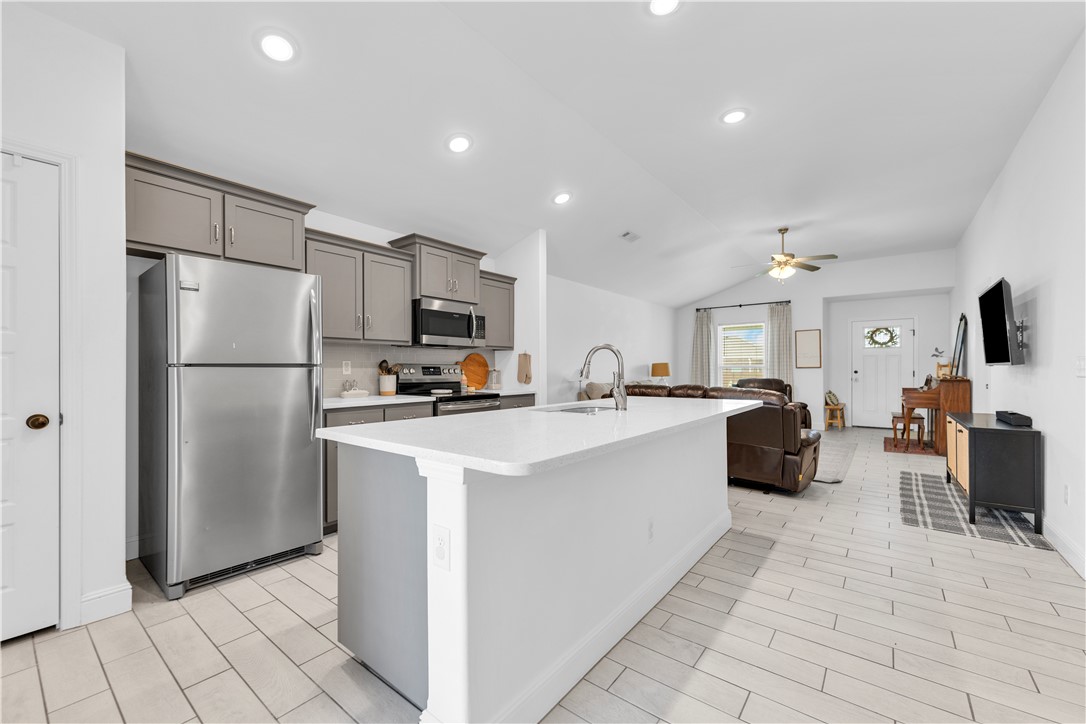 Grand Estates Ph 2 Gentry - Residential