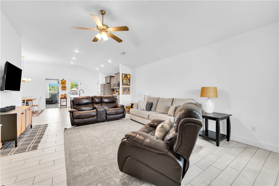 Grand Estates Ph 2 Gentry - Residential