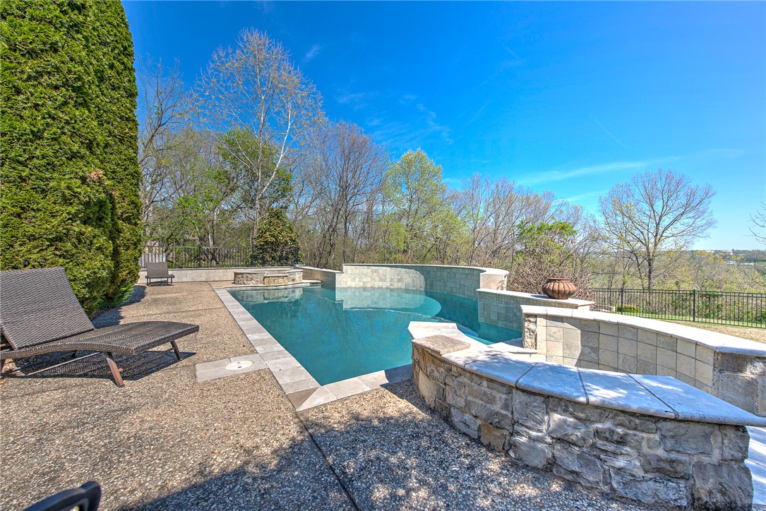 Beau Chalet Sub Highfill - Residential