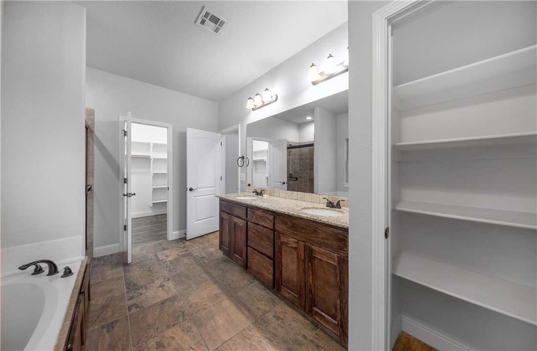 Monmouth Sub Bvv - Residential Lease