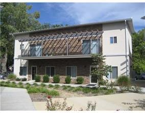 Gorgeous Studio apartment with ALL UTILITIES PAID !!! Refrigerator, washer and dryer provided for tenant use. Private balcony overlooking the court yard. Walking distance to Bentonville Square and Walmart Home Office.