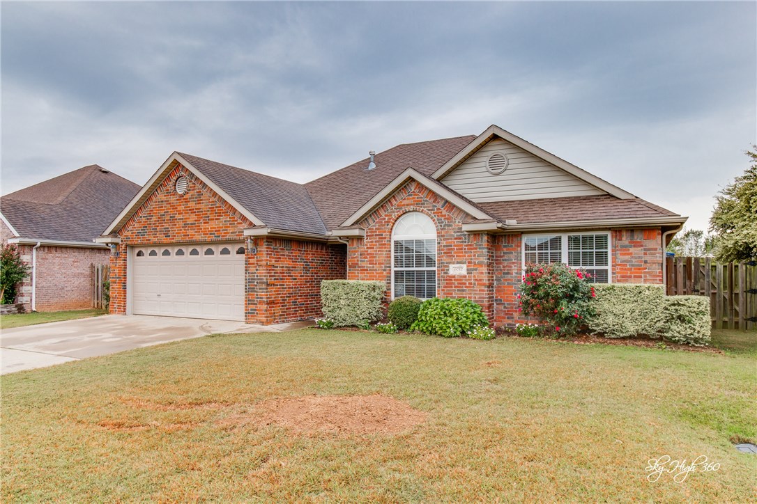Beautiful brick home in the well sought after Bellview subdivision. Interior has been freshly painted, granite counters, stainless steel appliances, gas fireplace, eat in kitchen, pantry & a formal dining that could double as an office or bonus room. Spacious master suite boasts double tray ceilings, large walk in closet, & whirlpool tub. Beautifully landscaped front and a nice covered back patio, perfect for entertaining. Close to shopping & restaurants. East facing home. In pristine condition!