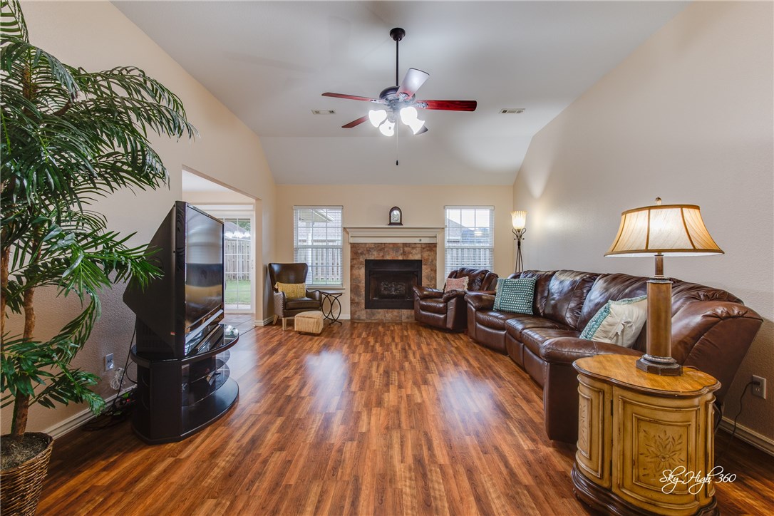 Bellview Residence Add Ph 1 Rogers - Residential