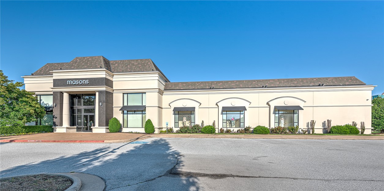 Prime Retail Opportunity with Major Road Frontage

Rarely available retail space offering exceptional visibility on a high-traffic main road. Currently home to a long-standing clothing store, this versatile space presents a wealth of potential for a variety of business types.

Surrounded by established offices, banks, and dense residential neighborhoods just steps away, the location ensures consistent foot and vehicle traffic. Whether you're looking to continue a retail legacy or bring a fresh concept to a vibrant area, this property offers the flexibility and exposure to make it a success.

Don’t miss this unique chance to secure a sought-after retail location with unbeatable frontage and access