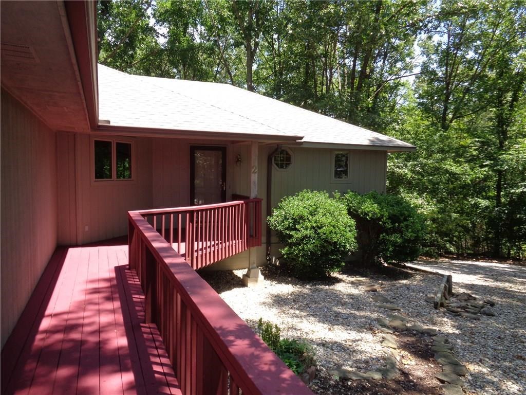 Nearly 1600 sq. feet 2 bedroom 2 bath in a fantastic location. Close to trails and many amenities that BV offers. Cooper Elementary is within 1/2 mile away. Very open floor plan with a fabulous sunroom addition.