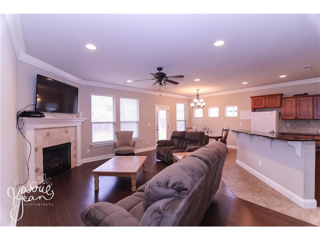 Hamptons, The Cave Sprgs - Residential