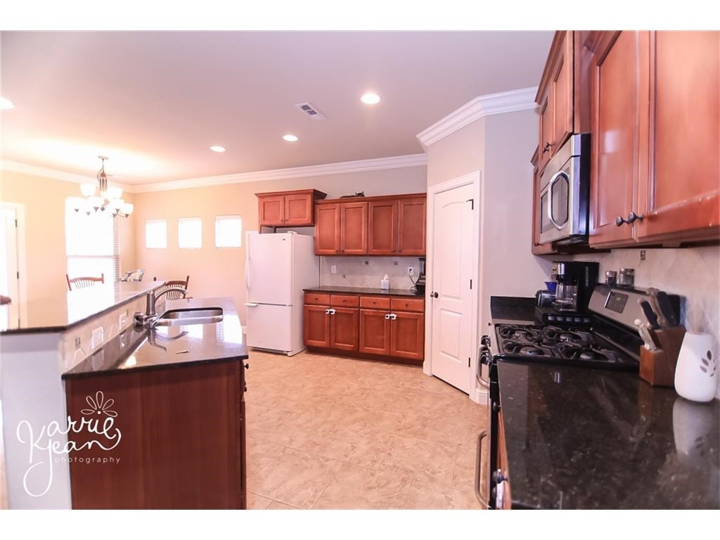 Hamptons, The Cave Sprgs - Residential