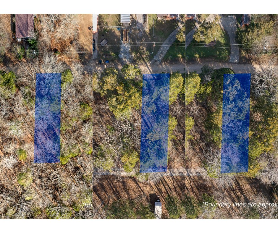 Lots located on a dirt road in Diamond City, conveniently situated near the golf course and Bull Shoals Lake. Offers a great opportunity for a building or investment in a quiet setting. Buyer to verify utilities and building requirements.
The lots are also listed separately: Lot 19 MLS#1349804, Lot 33 MLS#1334534 & Lot 35 MLS#1334530.