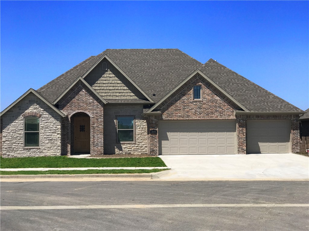 Beautiful New 3 Bdr, 2 full baths-all Brick being built by Riverwood Homes- blinds, gutters, ceramic tile, carpet, crown molding, ceiling fans-gas fireplace, granite in the kitchen & baths, stainless steel appliances-electric range, dishwasher & microwave, whirlpool tub-walk-in closet-garage door opener/key pad entry-pull down attic storage. Full privacy fenced back yard-covered patio w/gas & electric-Listing agent is related to the seller. Seller will pay $2,500 of buyers closing cost