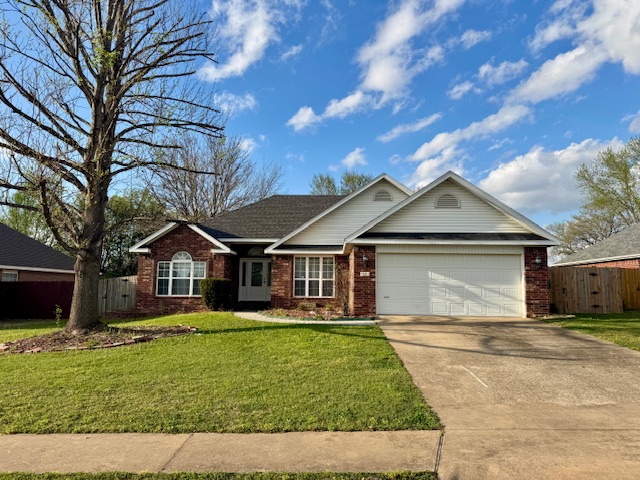 This 3-bedroom, 2-bath home offers a functional split floor plan and comfortable living space in a convenient Centerton location. The primary suite includes a private bath with whirlpool tub and walk-in closet. Situated on an oversized lot, the property provides space for outdoor enjoyment. Located just minutes from schools, shopping, and everyday amenities, this home is a great option in a desirable area.