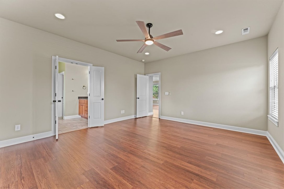 Hamptons, The Cave Spgs - Residential