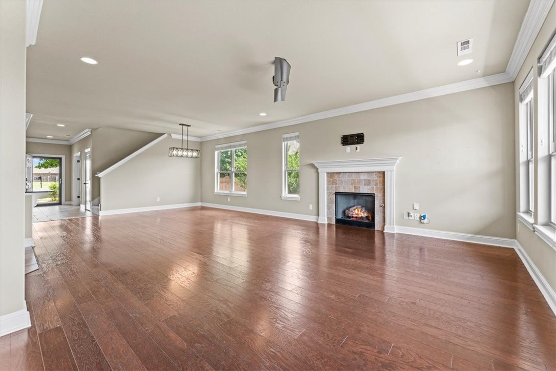 Hamptons, The Cave Spgs - Residential