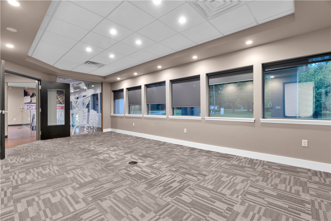 Fayetteville Outlots - Commercial Lease
