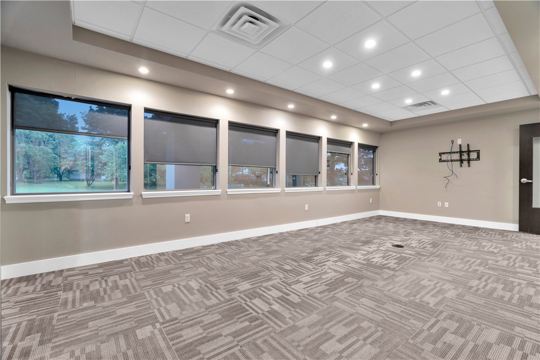 Fayetteville Outlots - Commercial Lease