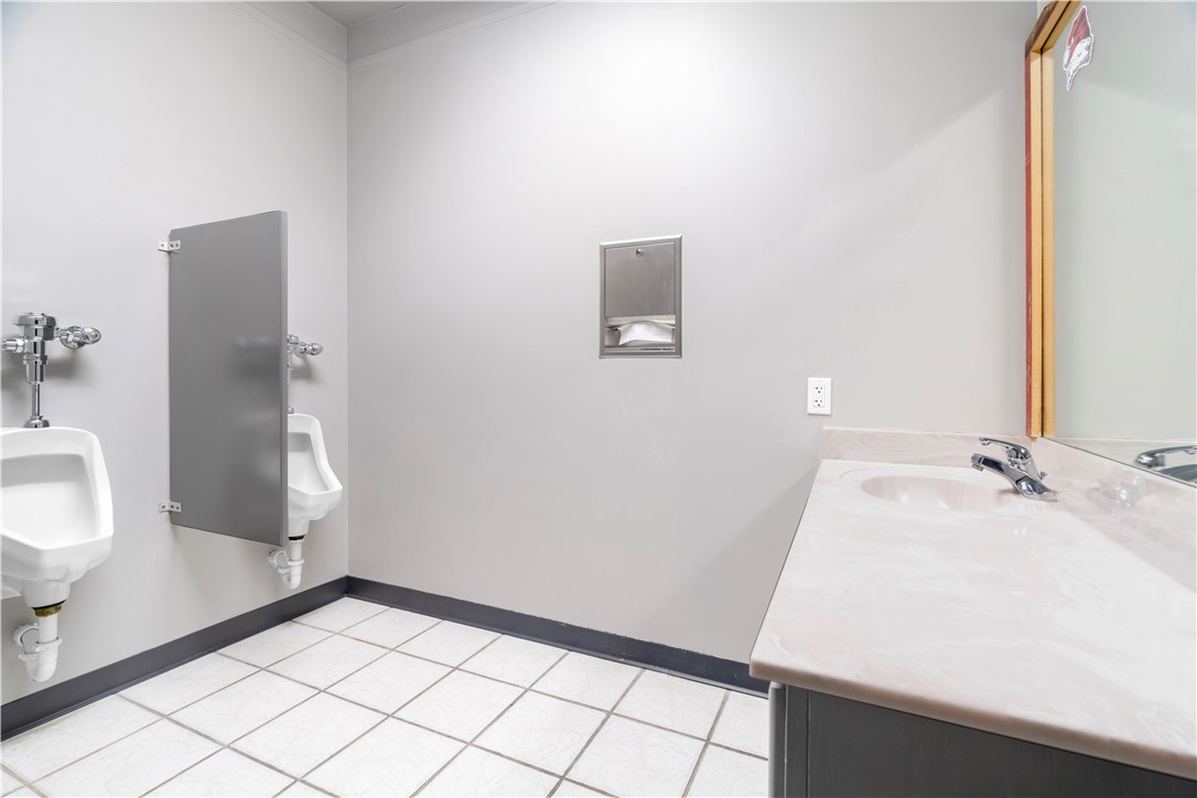Fayetteville Outlots - Commercial Lease