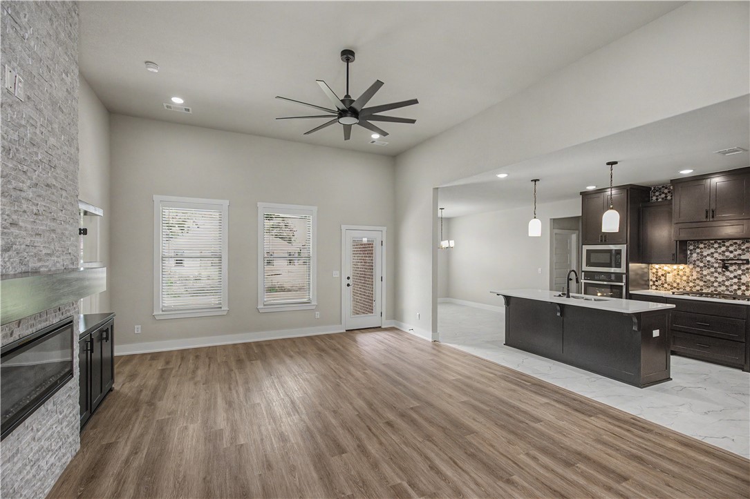 Oak Brook Sub Ph 1 Siloam Spgs - Residential