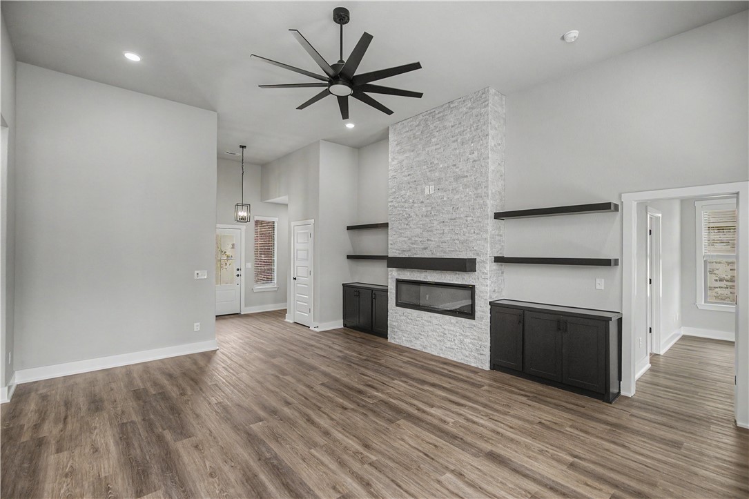 Oak Brook Sub Ph 1 Siloam Spgs - Residential