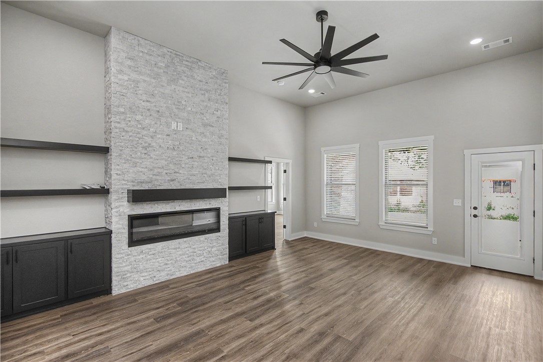 Oak Brook Sub Ph 1 Siloam Spgs - Residential