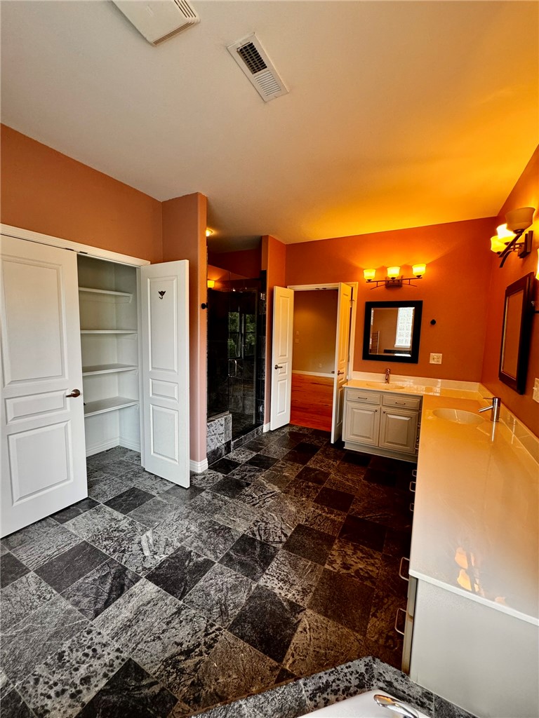 Lakeview Add Rogers - Residential Lease