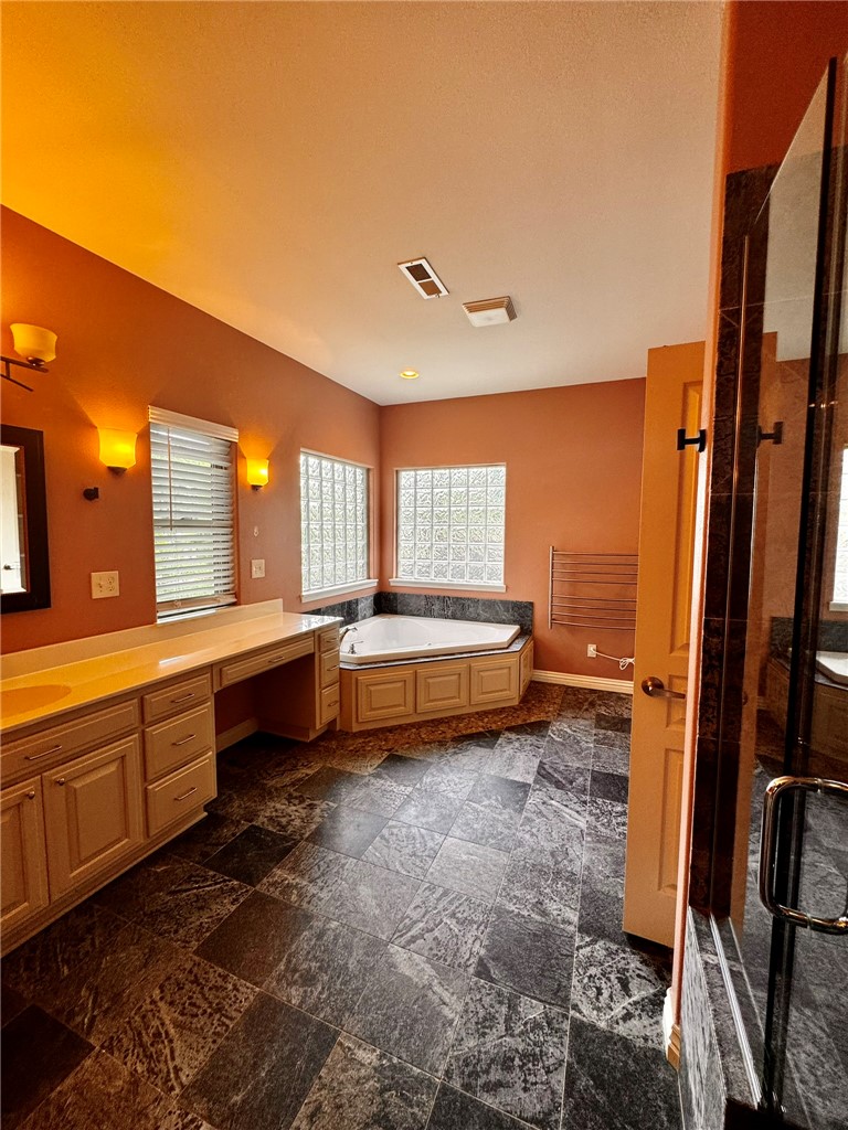 Lakeview Add Rogers - Residential Lease